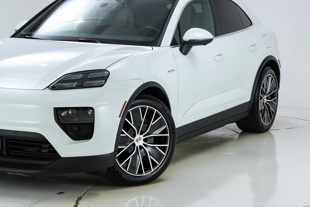 2025 Porsche Macan Electric 4