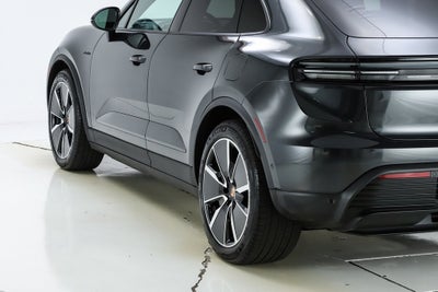 2025 Porsche Macan Electric 4