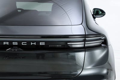 2025 Porsche Macan Electric 4