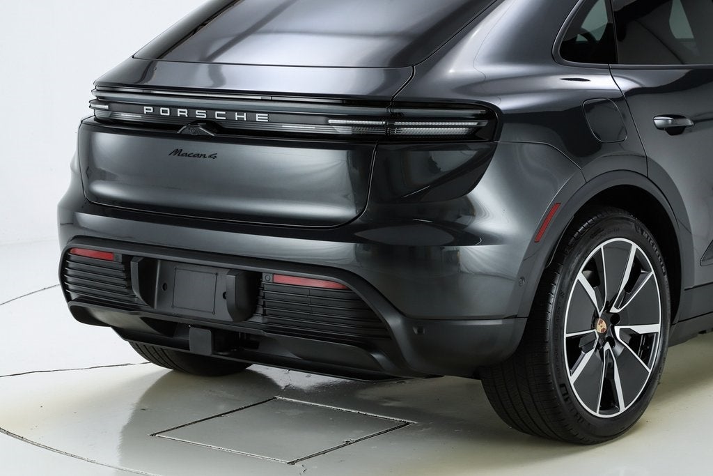 2025 Porsche Macan Electric 4