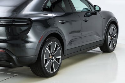 2025 Porsche Macan Electric 4