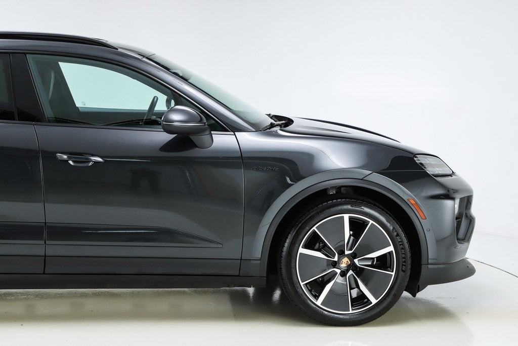2025 Porsche Macan Electric 4