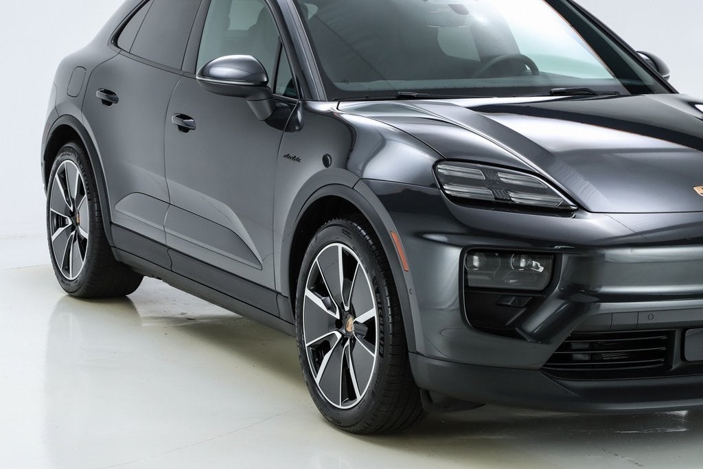 2025 Porsche Macan Electric 4