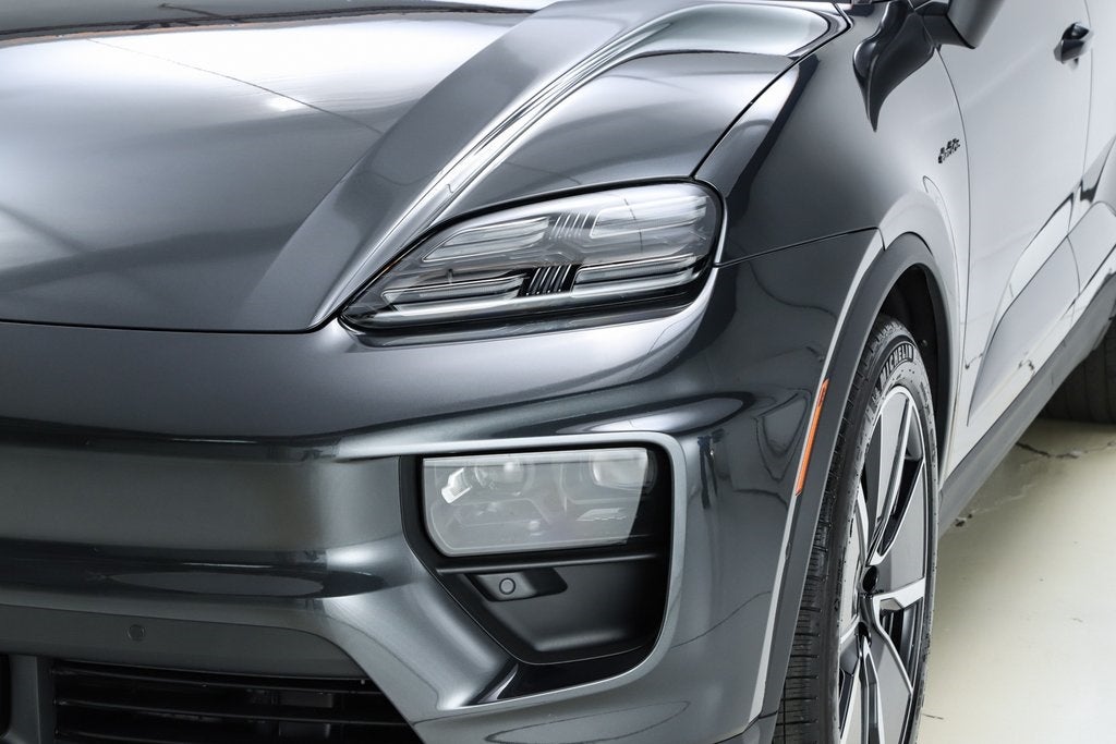 2025 Porsche Macan Electric 4