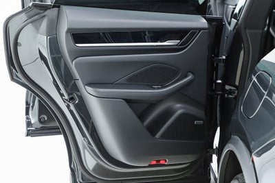 2025 Porsche Macan Electric 4