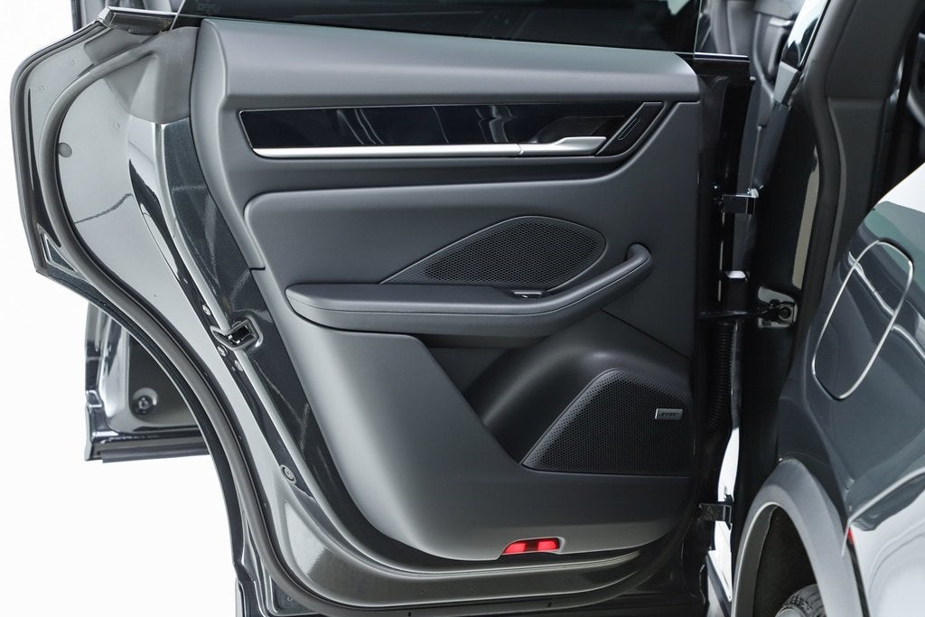 2025 Porsche Macan Electric 4