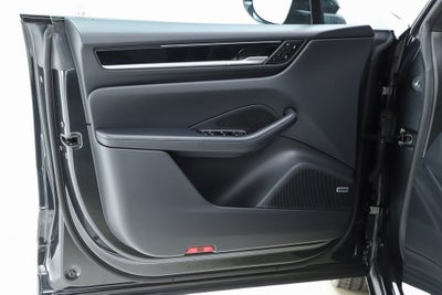 2025 Porsche Macan Electric 4