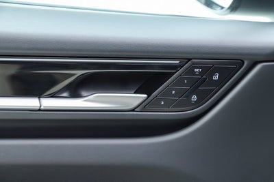 2025 Porsche Macan Electric 4