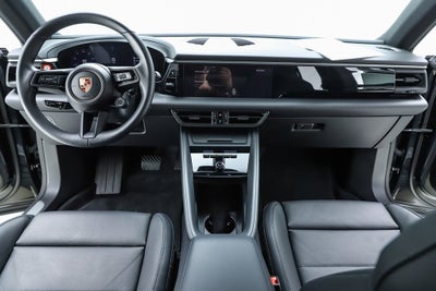 2025 Porsche Macan Electric 4