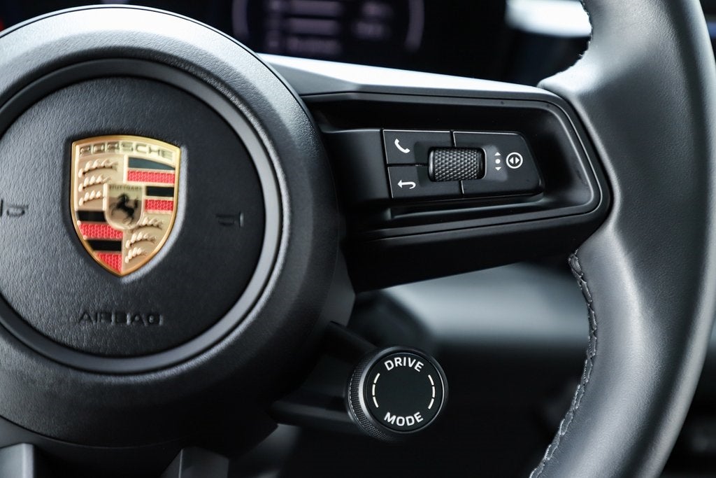 2025 Porsche Macan Electric 4