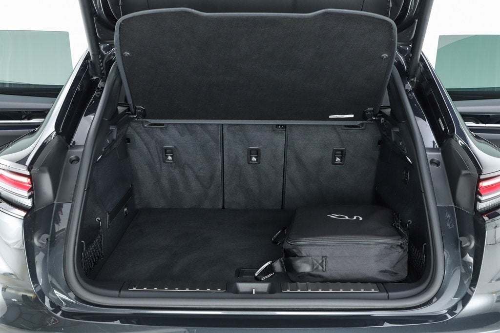 2025 Porsche Macan Electric 4