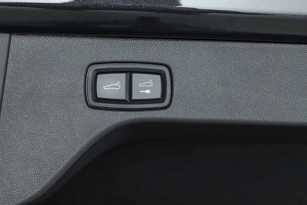 2025 Porsche Macan Electric 4