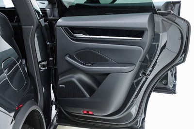 2025 Porsche Macan Electric 4