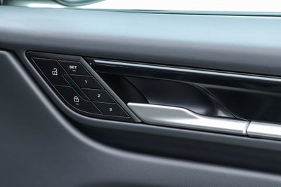 2025 Porsche Macan Electric 4