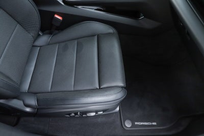 2025 Porsche Macan Electric 4