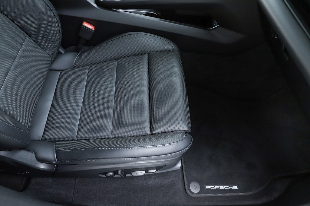 2025 Porsche Macan Electric 4