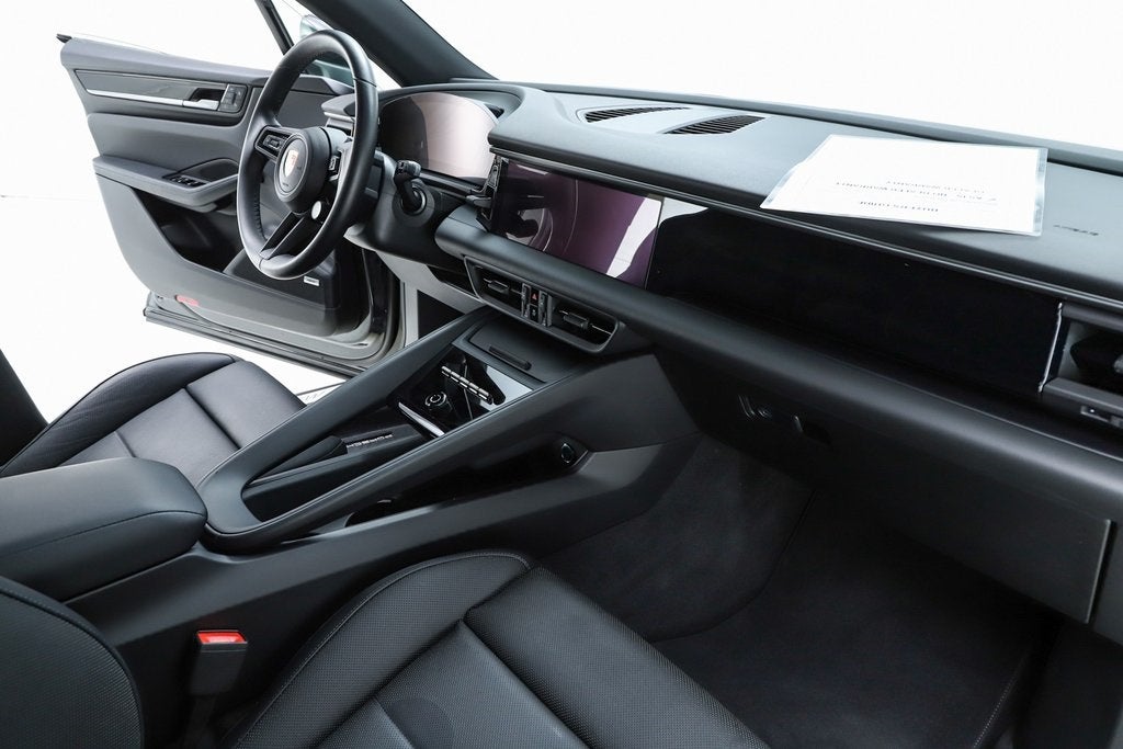 2025 Porsche Macan Electric 4