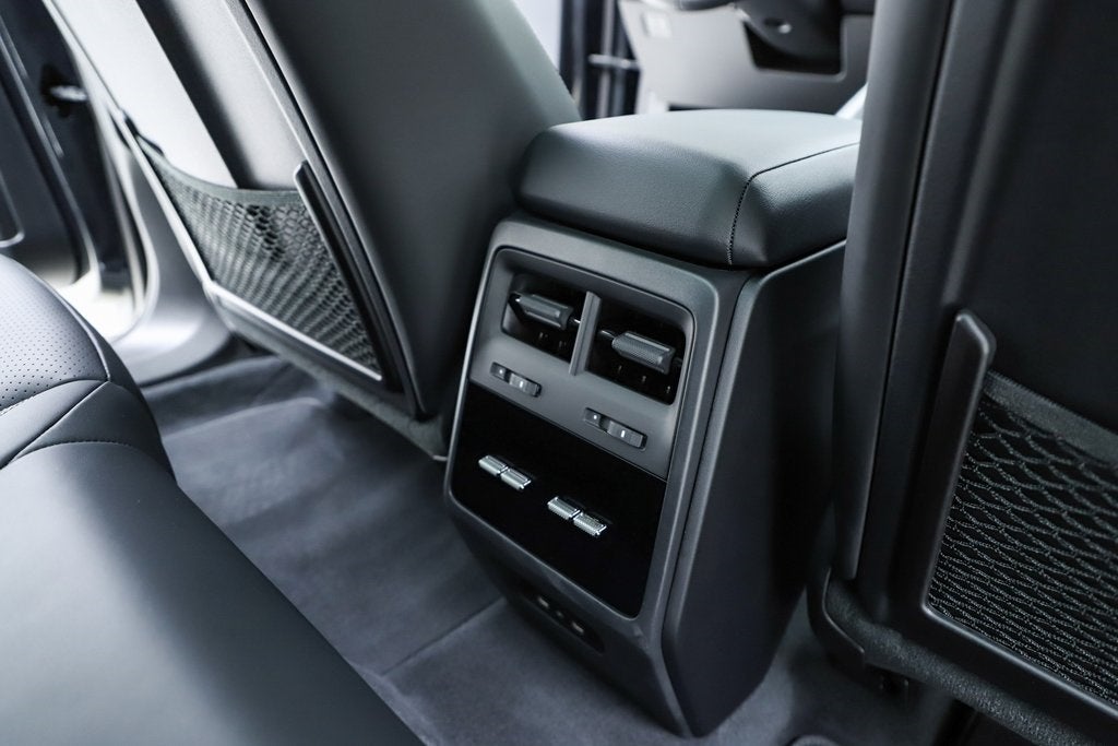 2025 Porsche Macan Electric 4