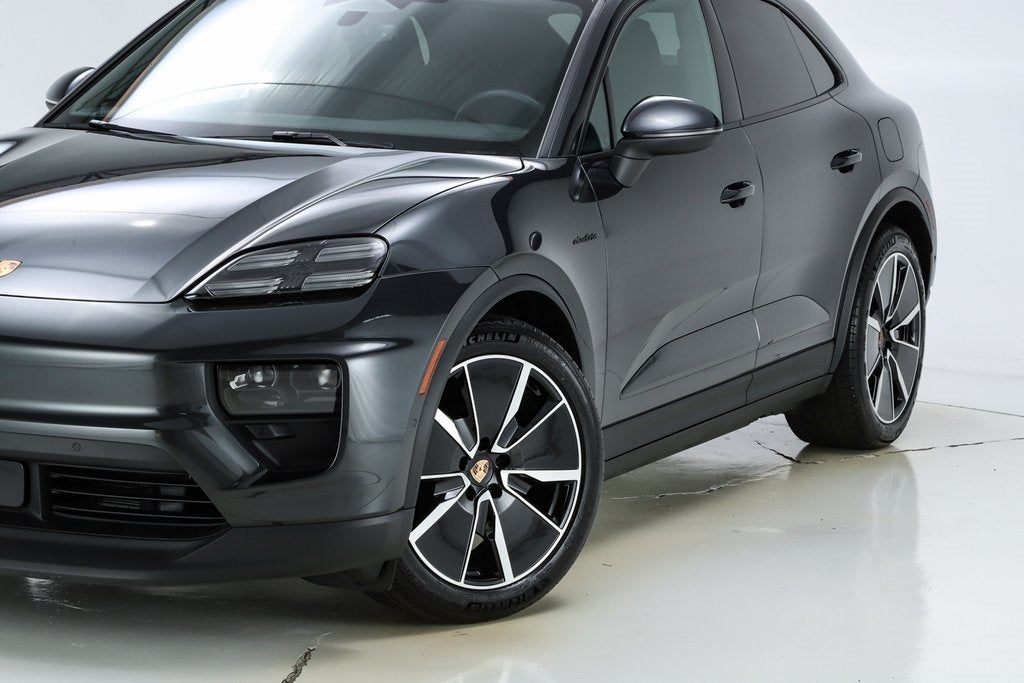 2025 Porsche Macan Electric 4