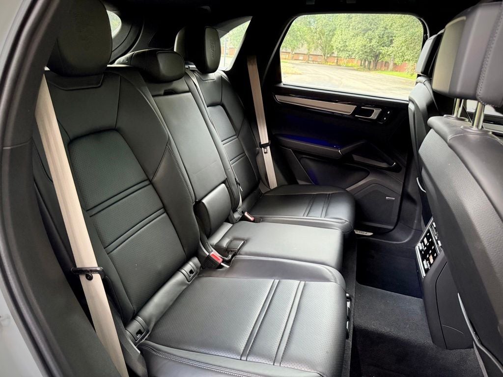 2023 Porsche Cayenne S Platinum Edition