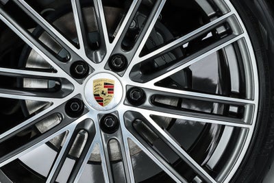 2023 Porsche Cayenne S Platinum Edition