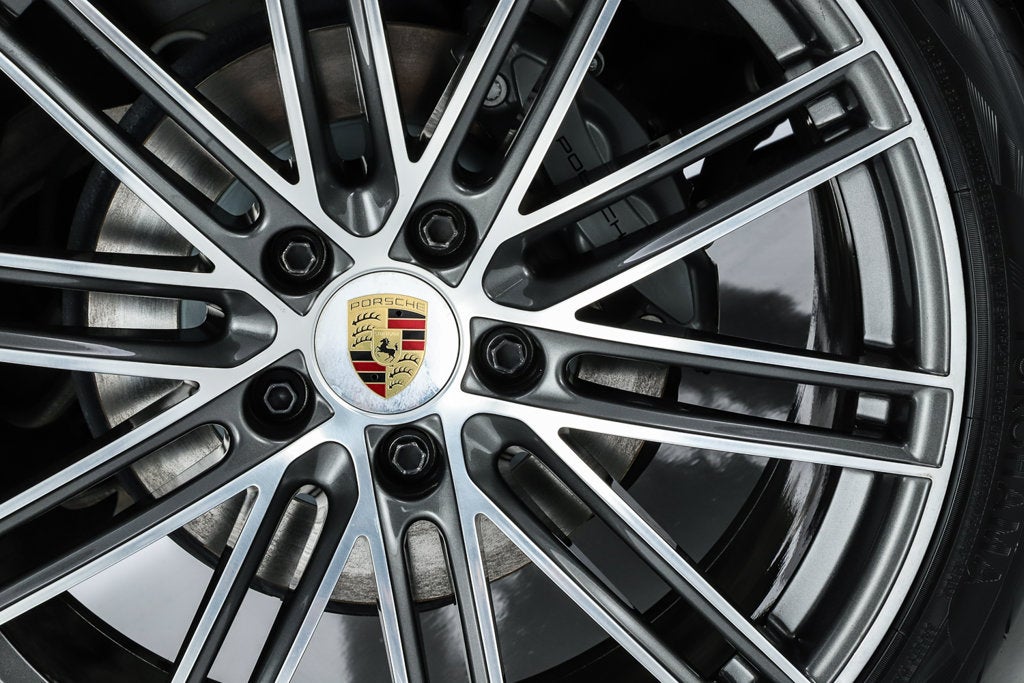 2023 Porsche Cayenne S Platinum Edition
