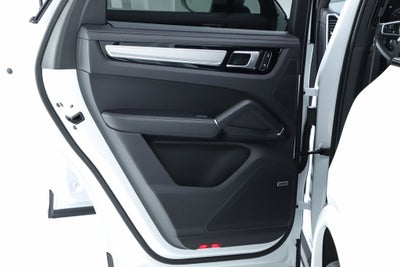 2023 Porsche Cayenne S Platinum Edition