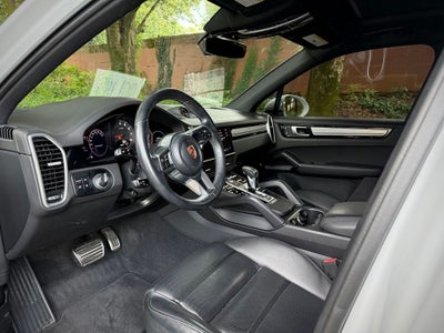 2023 Porsche Cayenne S Platinum Edition