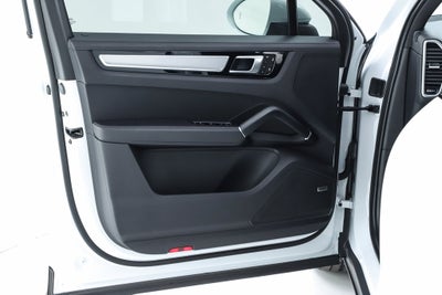 2023 Porsche Cayenne S Platinum Edition