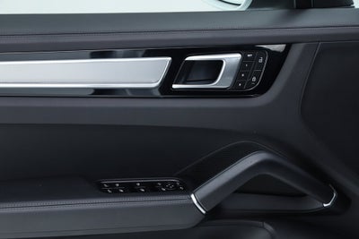2023 Porsche Cayenne S Platinum Edition