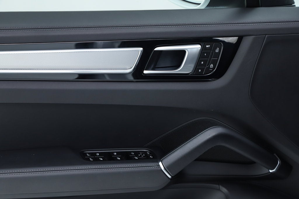 2023 Porsche Cayenne S Platinum Edition