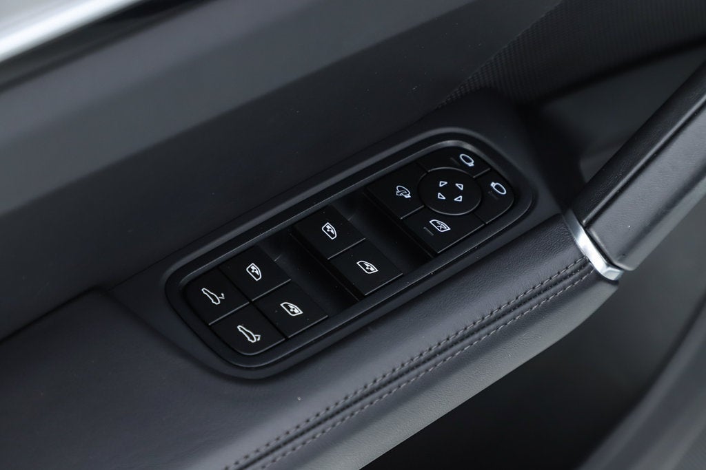 2023 Porsche Cayenne S Platinum Edition