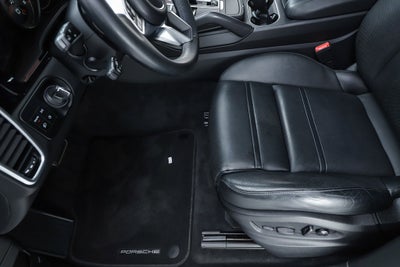2023 Porsche Cayenne S Platinum Edition