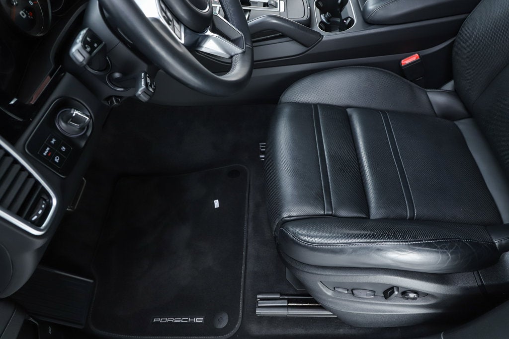 2023 Porsche Cayenne S Platinum Edition