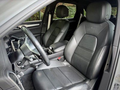 2023 Porsche Cayenne S Platinum Edition