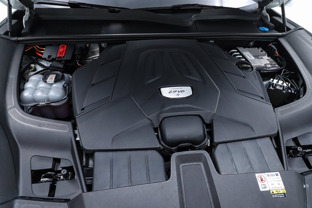 2023 Porsche Cayenne S Platinum Edition