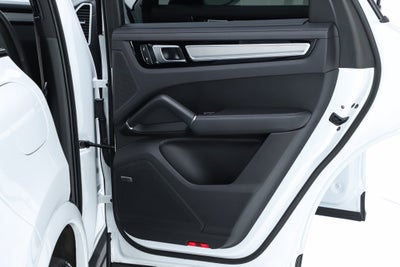 2023 Porsche Cayenne S Platinum Edition