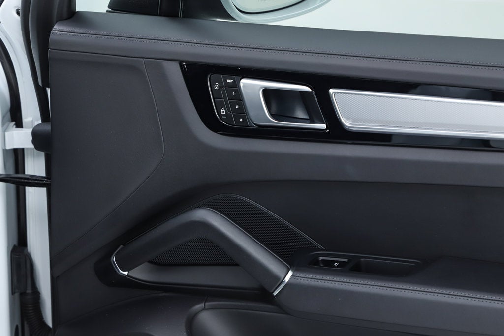 2023 Porsche Cayenne S Platinum Edition