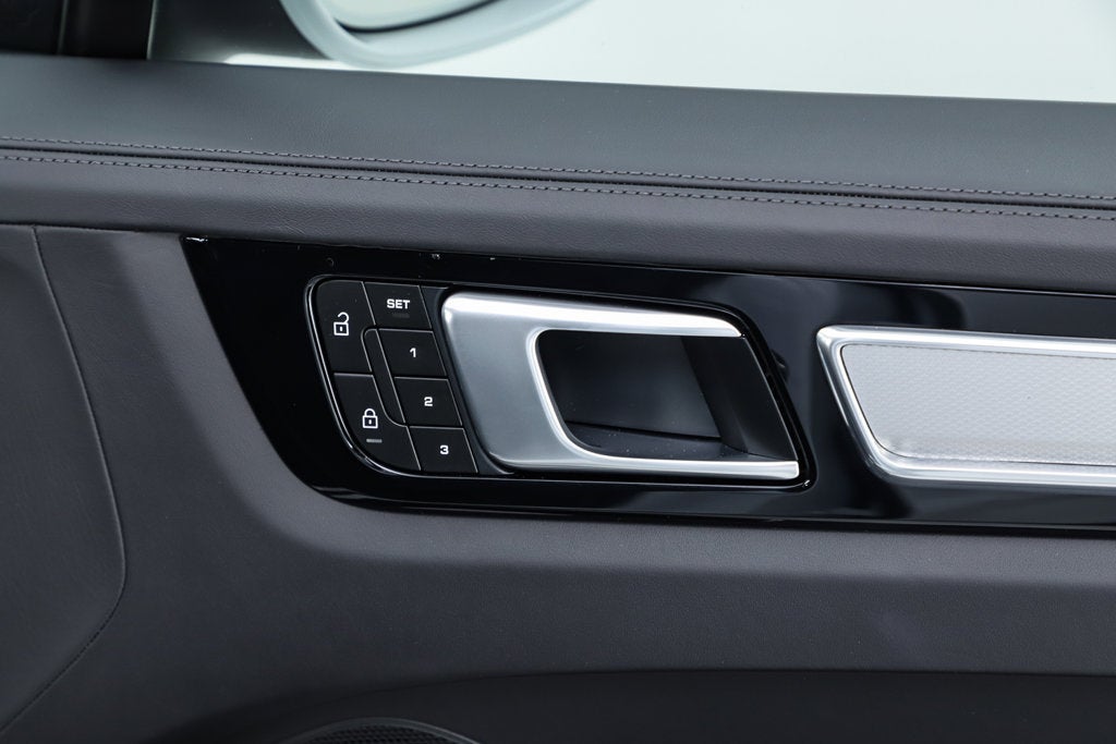 2023 Porsche Cayenne S Platinum Edition