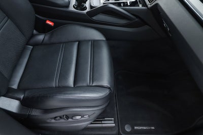 2023 Porsche Cayenne S Platinum Edition