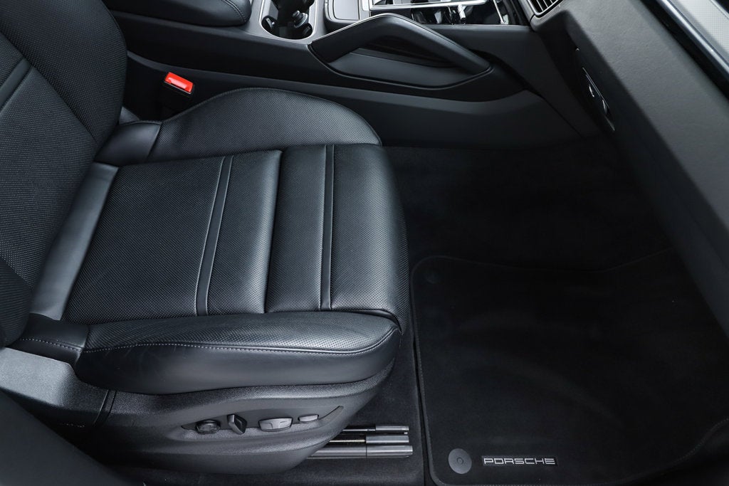 2023 Porsche Cayenne S Platinum Edition