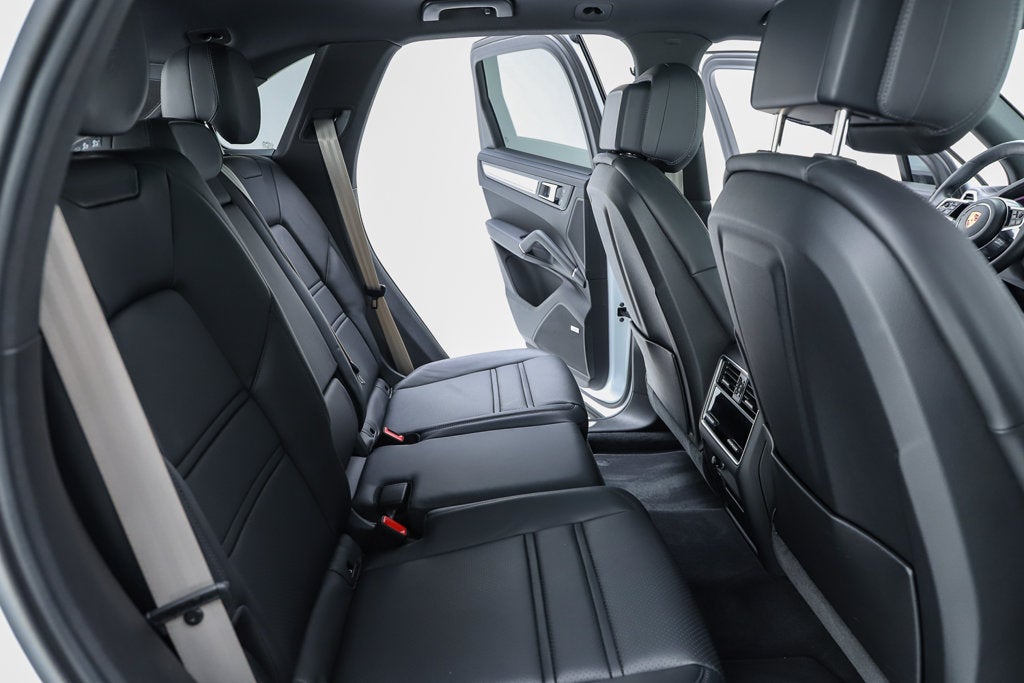 2023 Porsche Cayenne S Platinum Edition