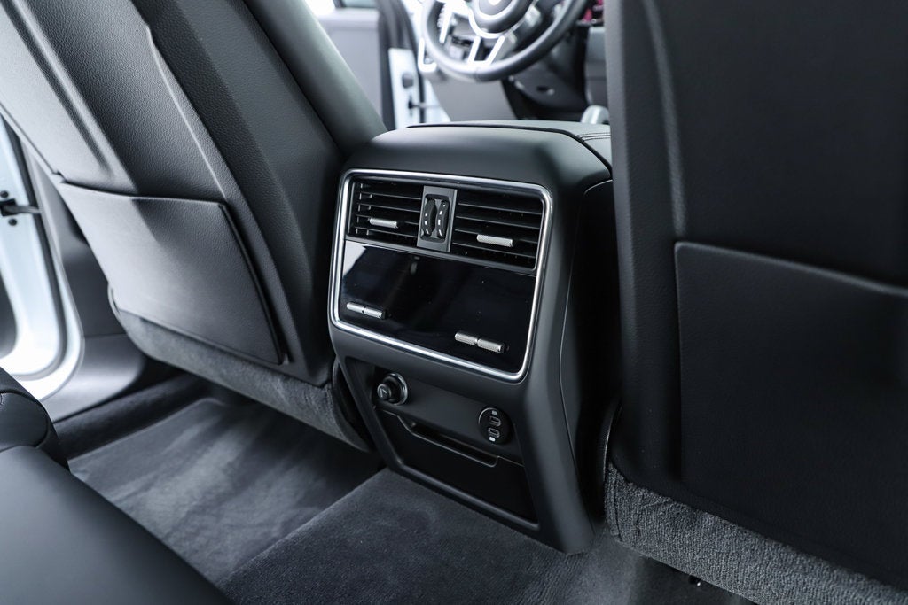 2023 Porsche Cayenne S Platinum Edition