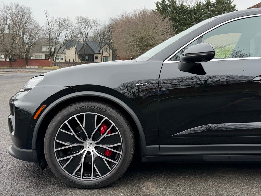 2025 Porsche Macan Electric 4S