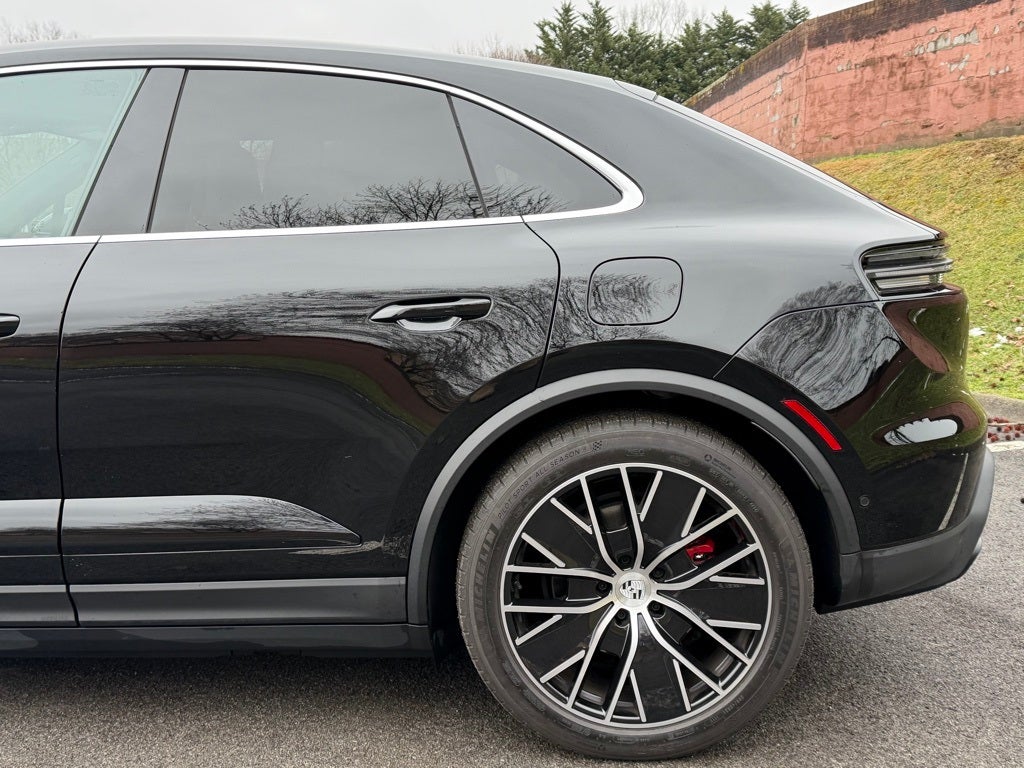 2025 Porsche Macan Electric 4S
