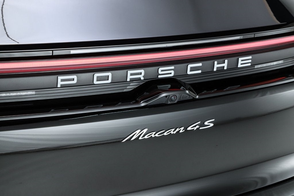 2025 Porsche Macan Electric 4S