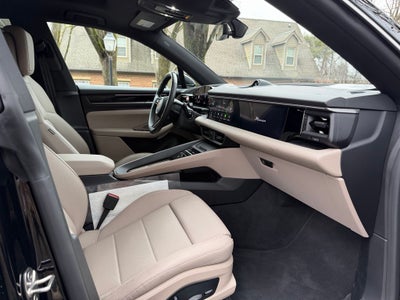 2025 Porsche Macan Electric 4S