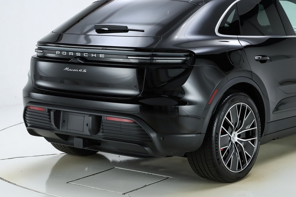 2025 Porsche Macan Electric 4S