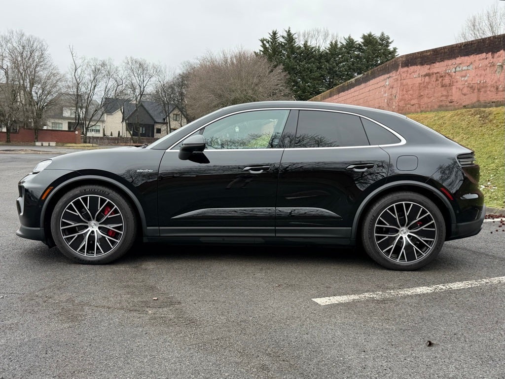 2025 Porsche Macan Electric 4S