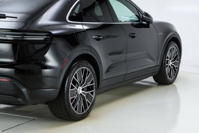 2025 Porsche Macan Electric 4S
